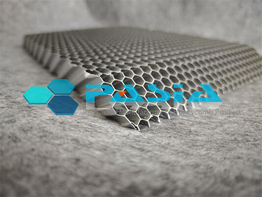 Trivalent Chromium Passivated Aluminum Honeycomb Core: Aerospace-Grade Corrosion Resistance, RoHS-Compliant Lightweight Structural Performance, and High-Bond-Strength Reliability 공급자